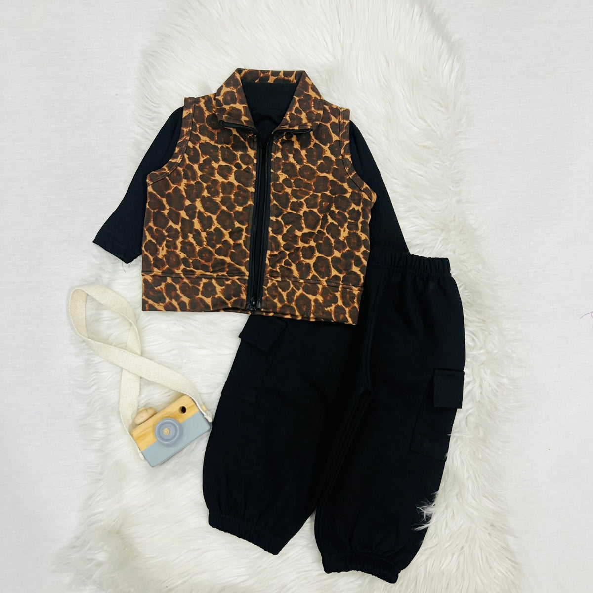 3 piece winter cheeta jacket black inner cargo trousers fleece stuff