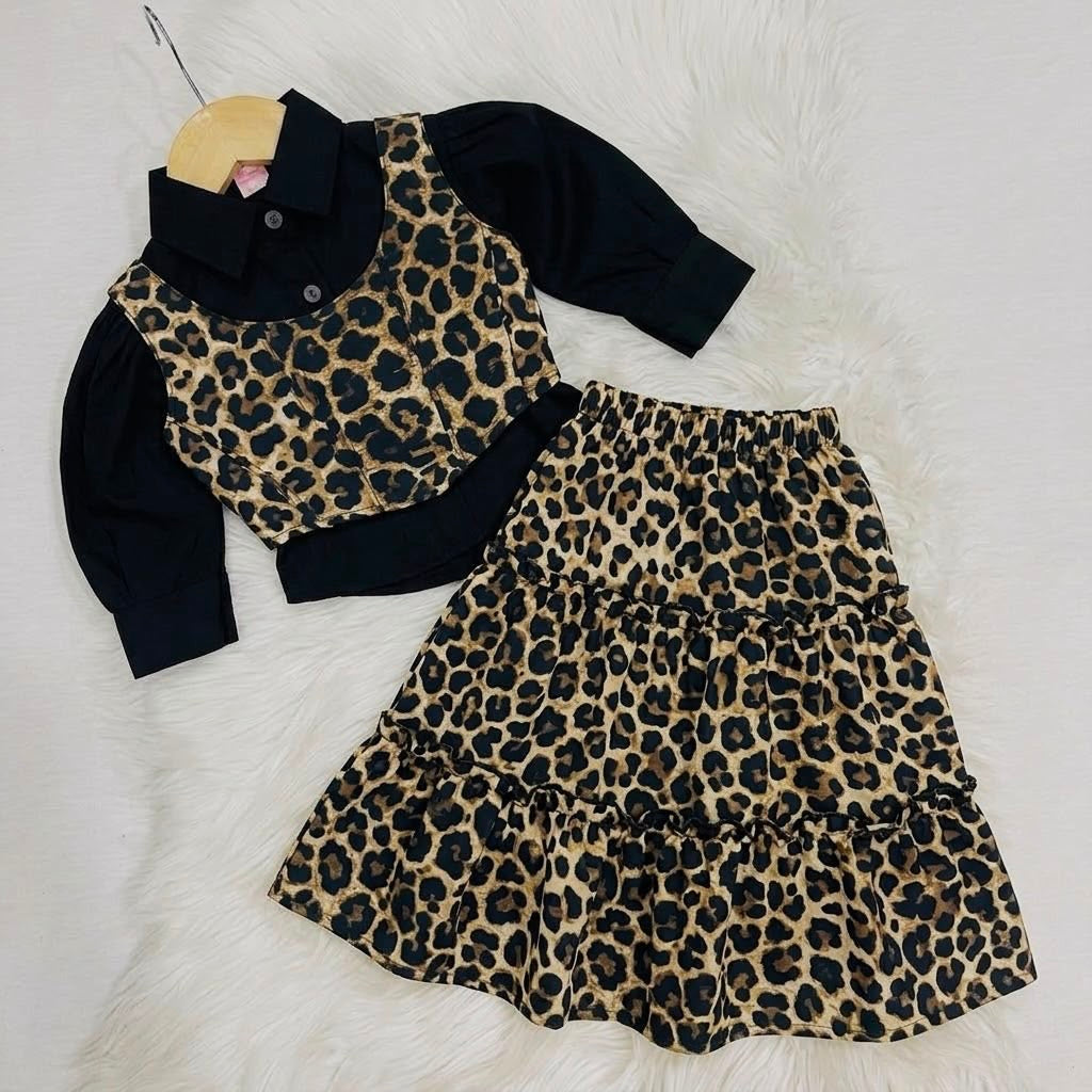 Black Puff-sleeve Button-up Blouse Layered With Cheetah  Print  Corest Top Paired With Cheeta Print Tiered Ruffle Skirt
