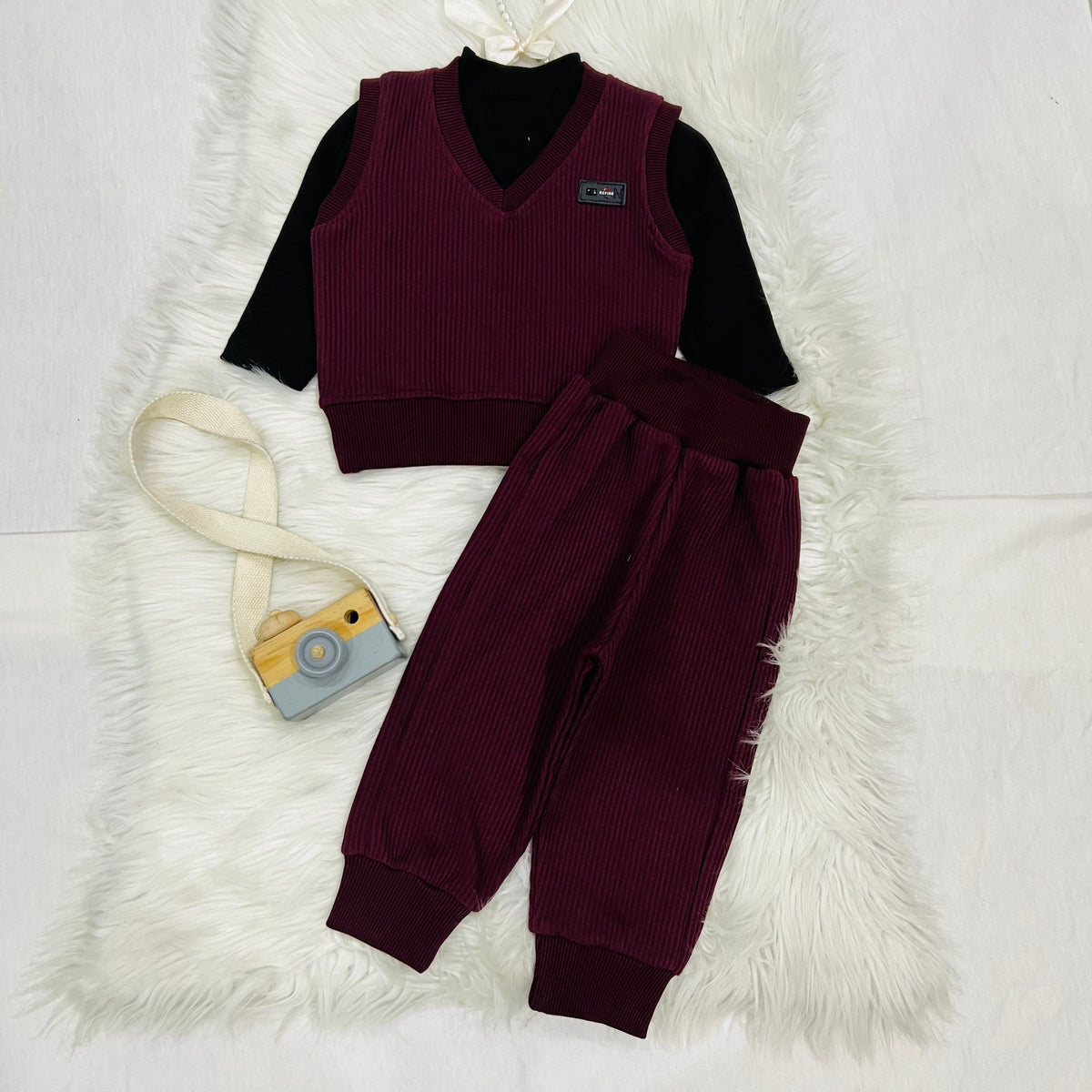 The ultimate 3-piece  black turtleneck burgundy sweater  and matching cargo trousers stuffed winter ribbed knit