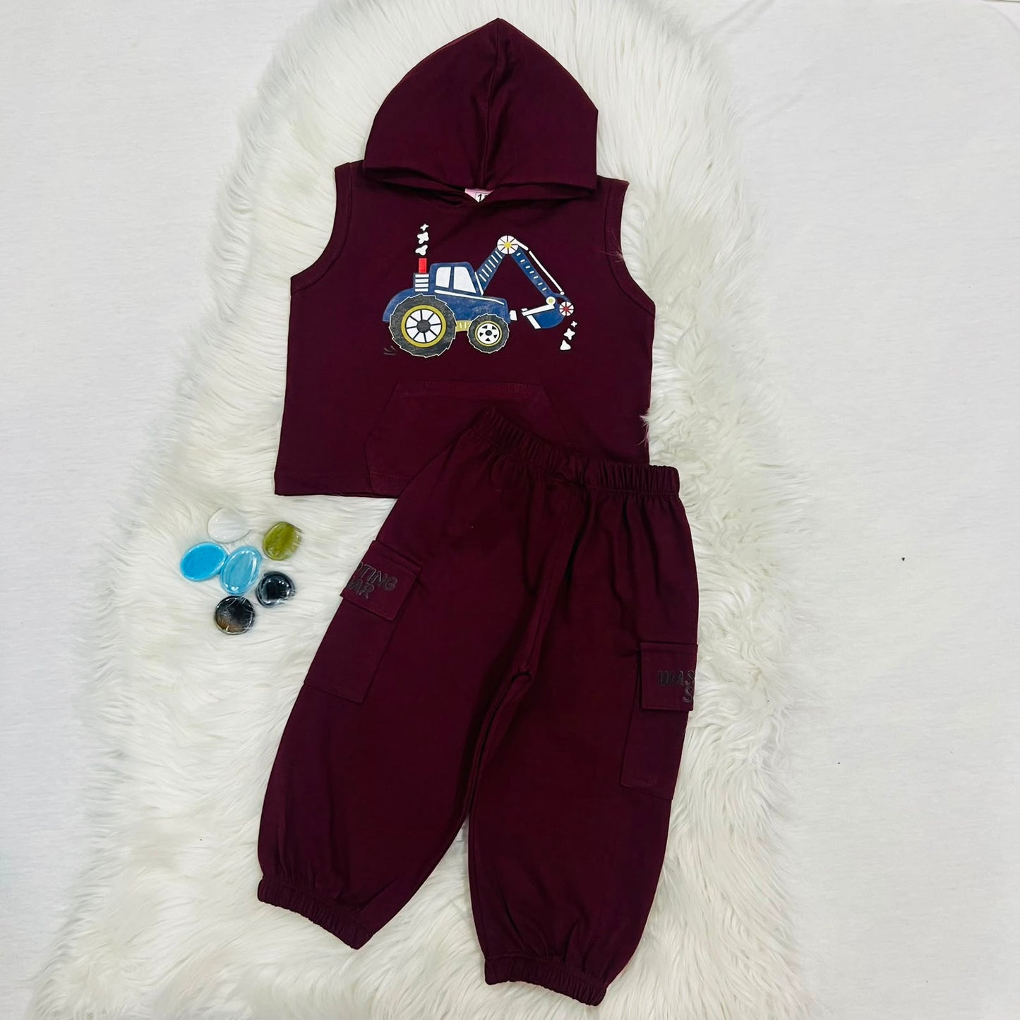 Maroon Sleevless Hoodie & Crago Pents Set Blended Stuff