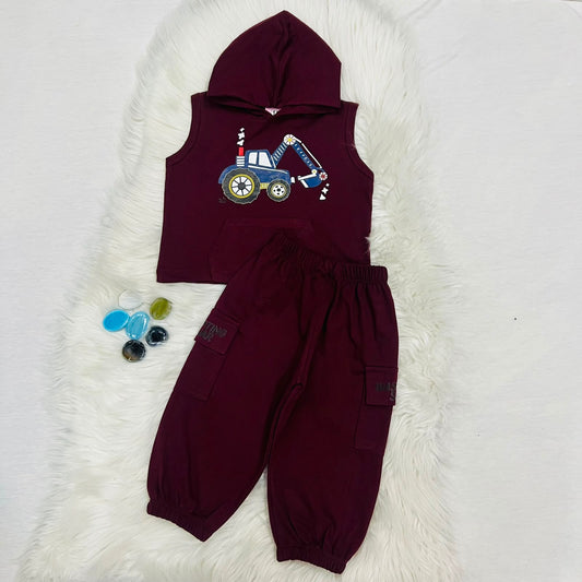 Maroon Sleevless Hoodie & Crago Pents Set Blended Stuff