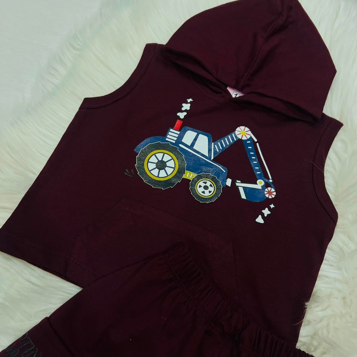 Maroon Sleevless Hoodie & Crago Pents Set Blended Stuff