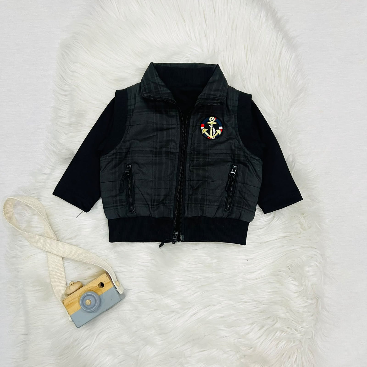 3-piece set features a cozy high-neck top, relaxed cargo joggers, and a classic plaid zip padded jacket winter stuff